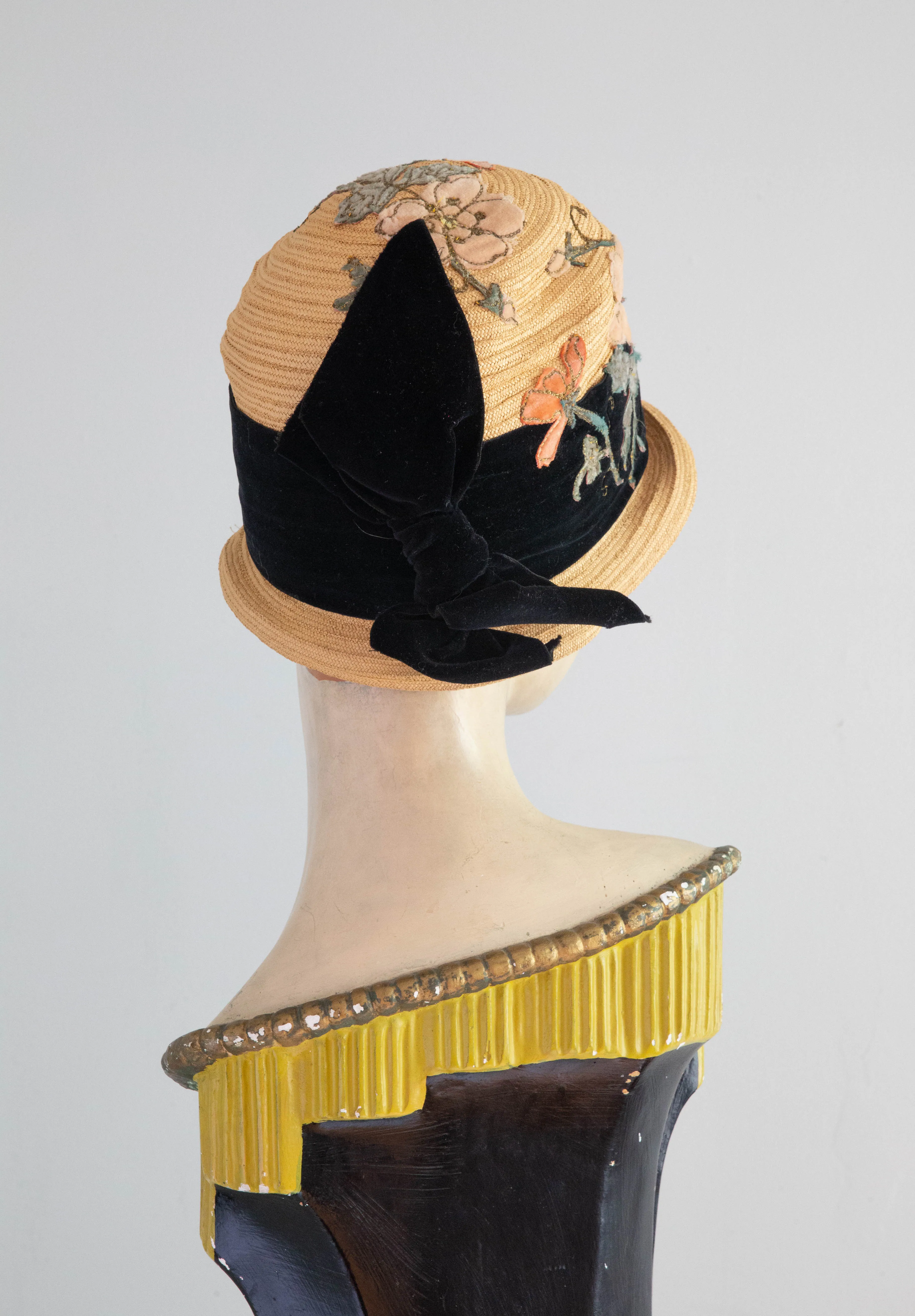 Beautiful 1920's Straw Cloche Hat With Velvet Floral Appliqués By Premier Importers