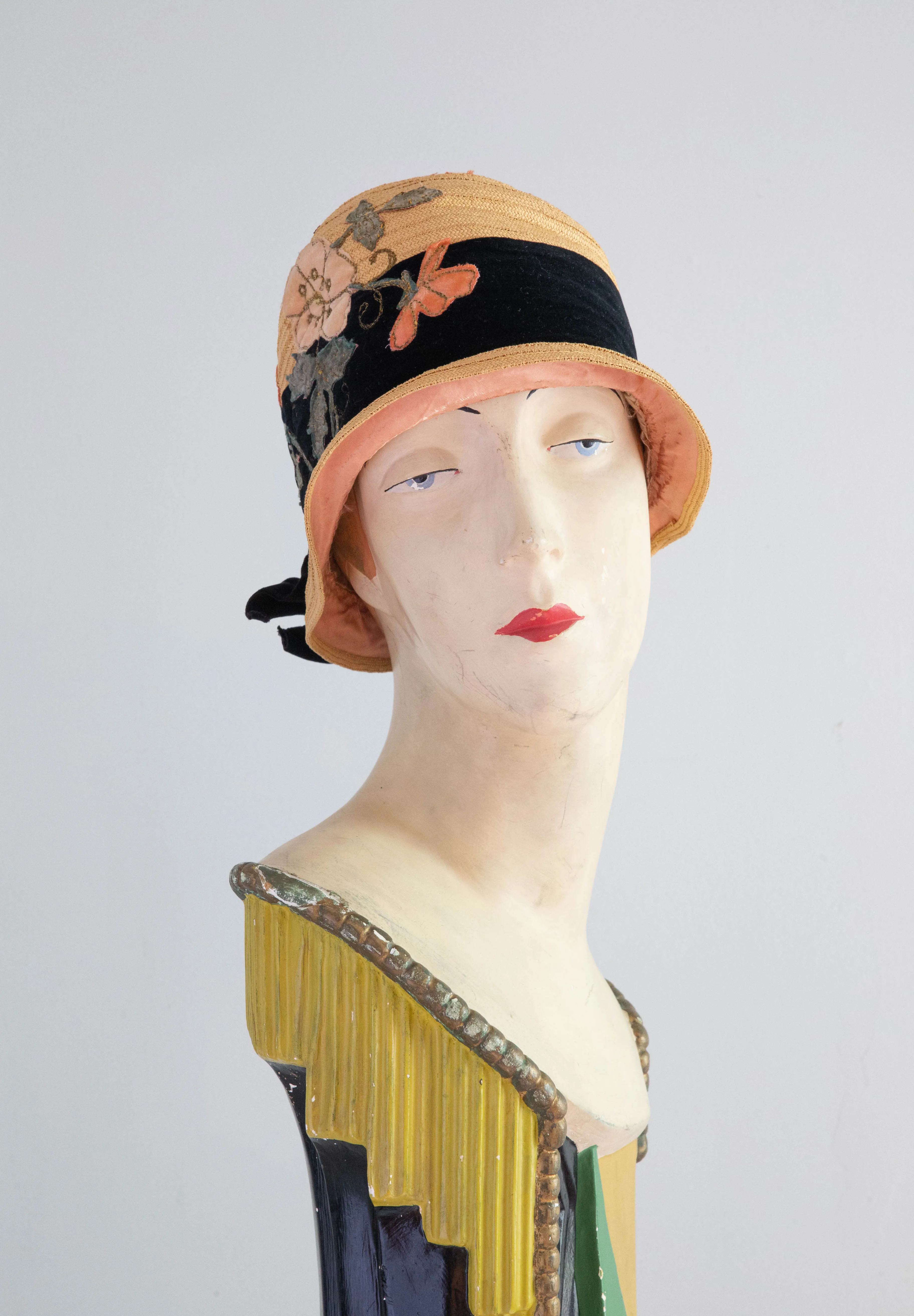 Beautiful 1920's Straw Cloche Hat With Velvet Floral Appliqués By Premier Importers