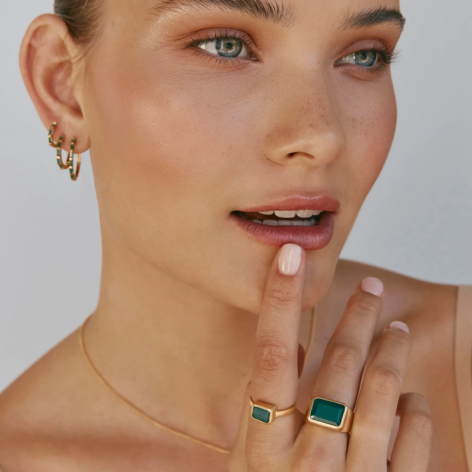 GREEN AGATE COCKTAIL RING