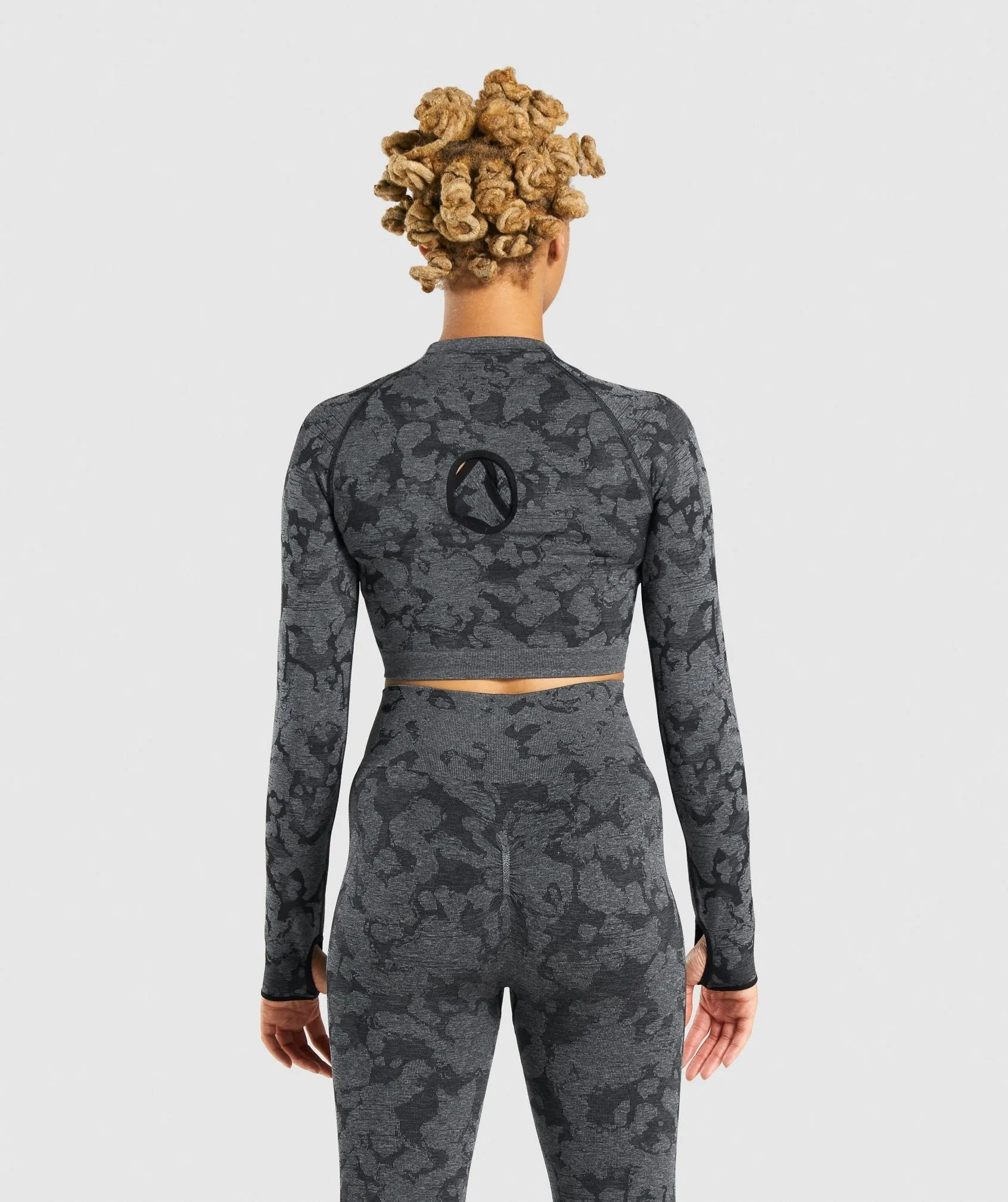 Gymshark Adapt Camo Seamless Long Sleeve Crop Top - Black