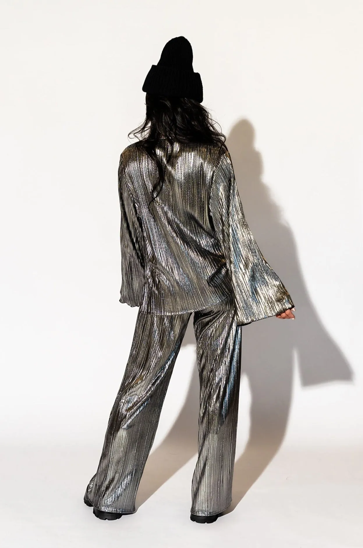 Long Sleeve Metallic Plissé Set in Gunmetal