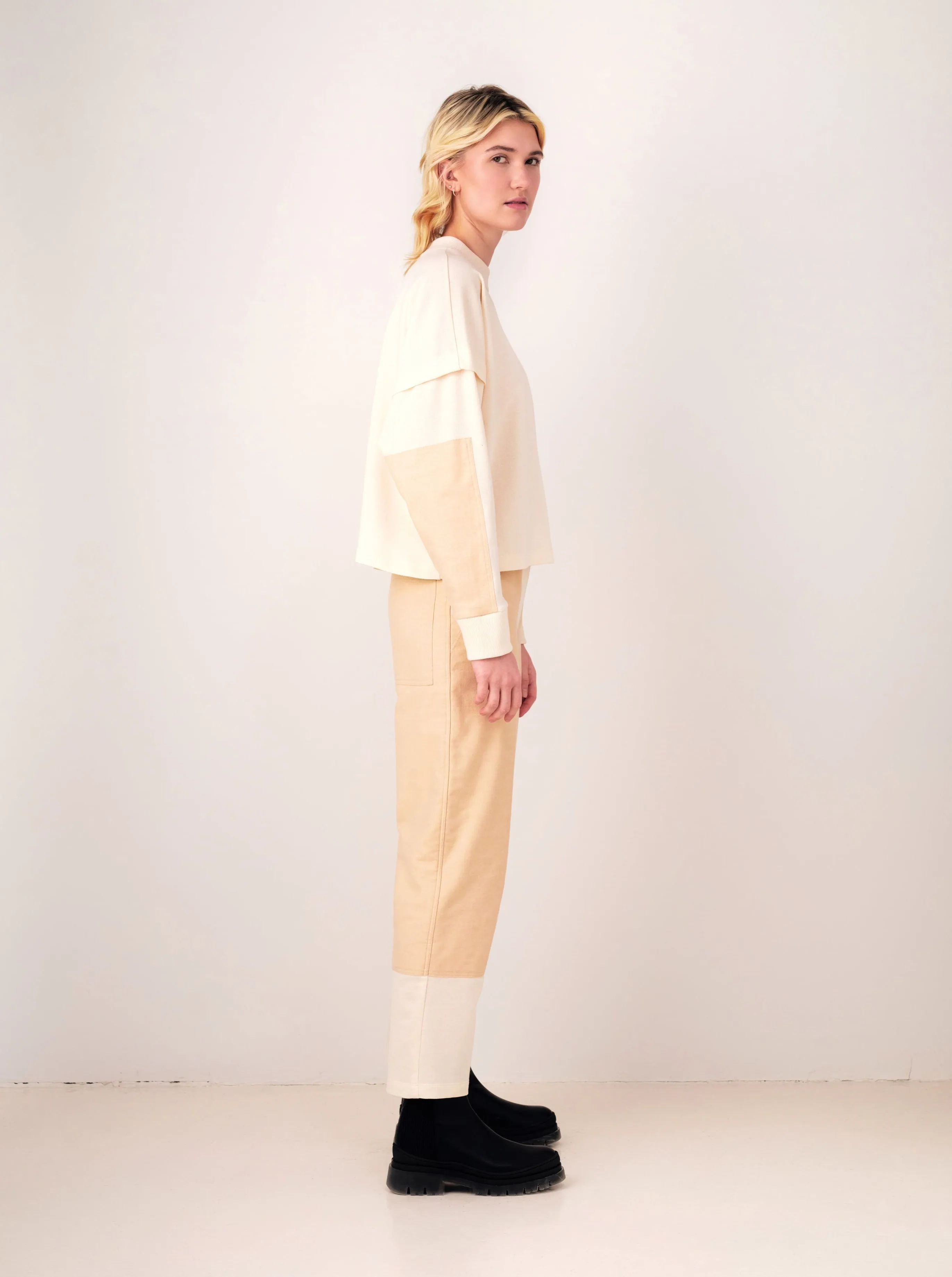 SAMPLE OKINI beige pant-XS- wide leg