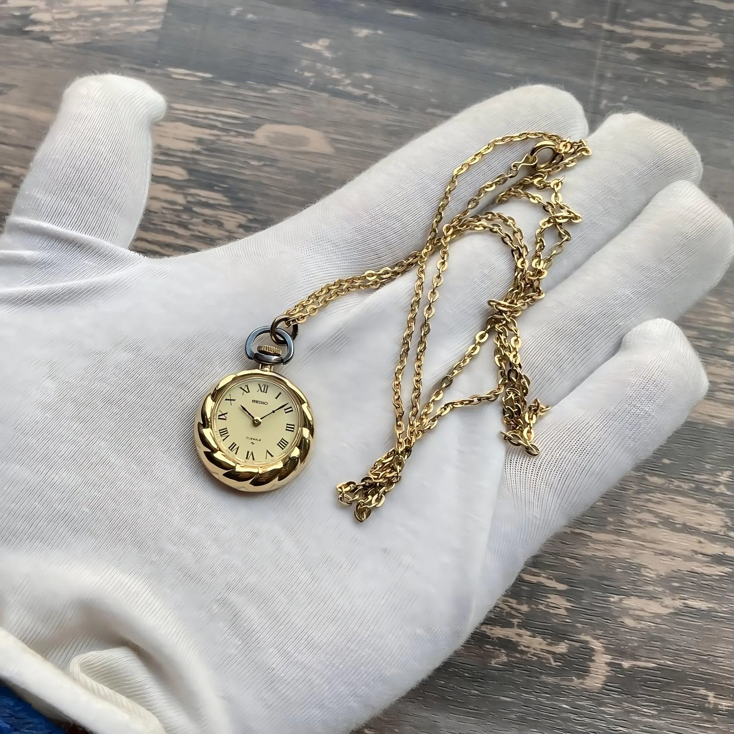 Seiko Pocket Watch Pendant Watch with Chain Case 23mm Vintage Gold