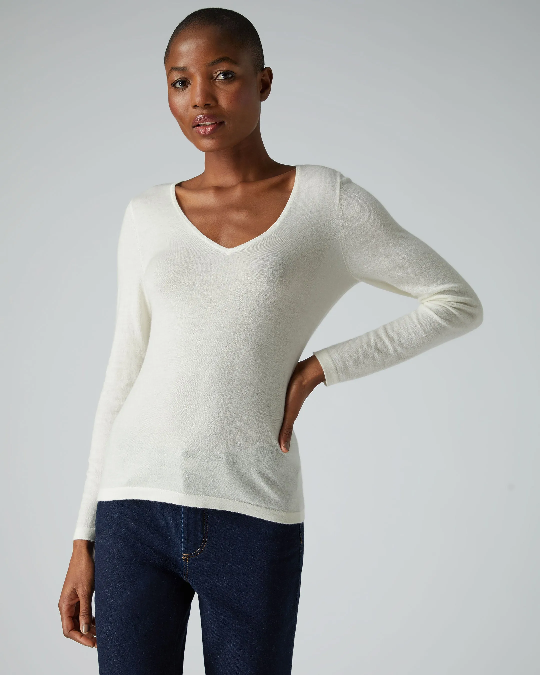 Women's Imogen Superfine Cashmere V Neck Jumper New Ivory White